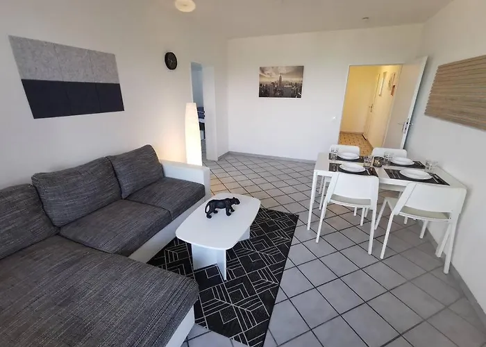 Bright & Cozy Apartment